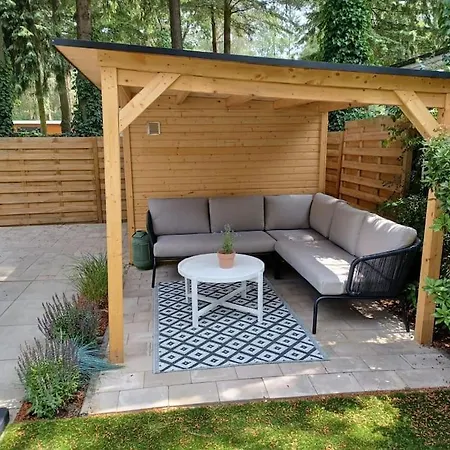 Boshuis Met Grote Tuin I Met Zwembad *