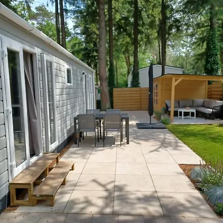 Boshuis Met Grote Tuin I Met Zwembad 度假居 霍德鲁