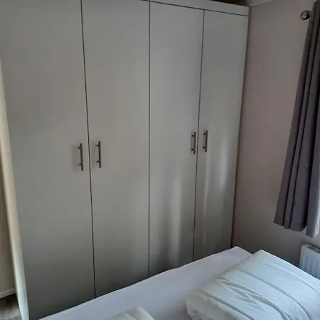 Boshuis Met Grote Tuin I Met Zwembad *