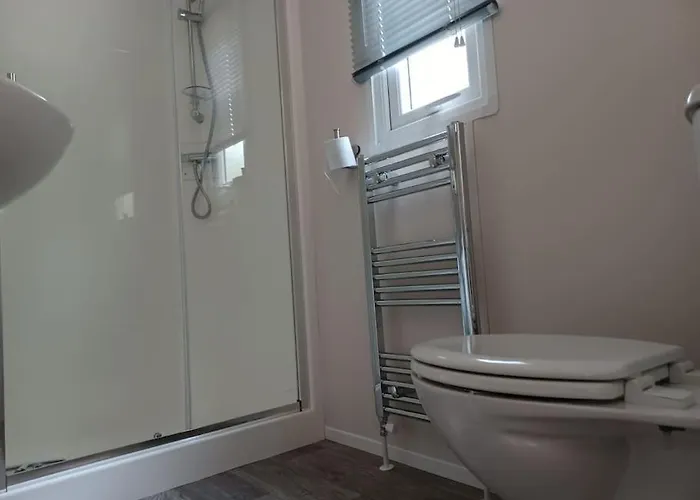 Boshuis Met Grote Tuin I Met Zwembad Дом отдыха *