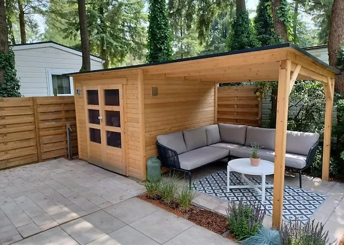 Boshuis Met Grote Tuin I Met Zwembad *